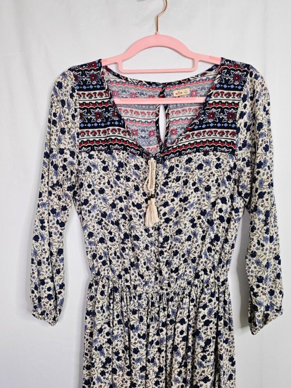 HOLLISTER Dress size S OFF WHITE w BLUE & RED Floral Boho 3/4 Sleeve Summer Cute - Picture 3 of 8